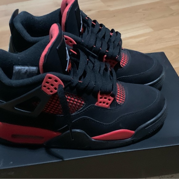 Jordan 4 Red Thunder - Picture 4 of 8